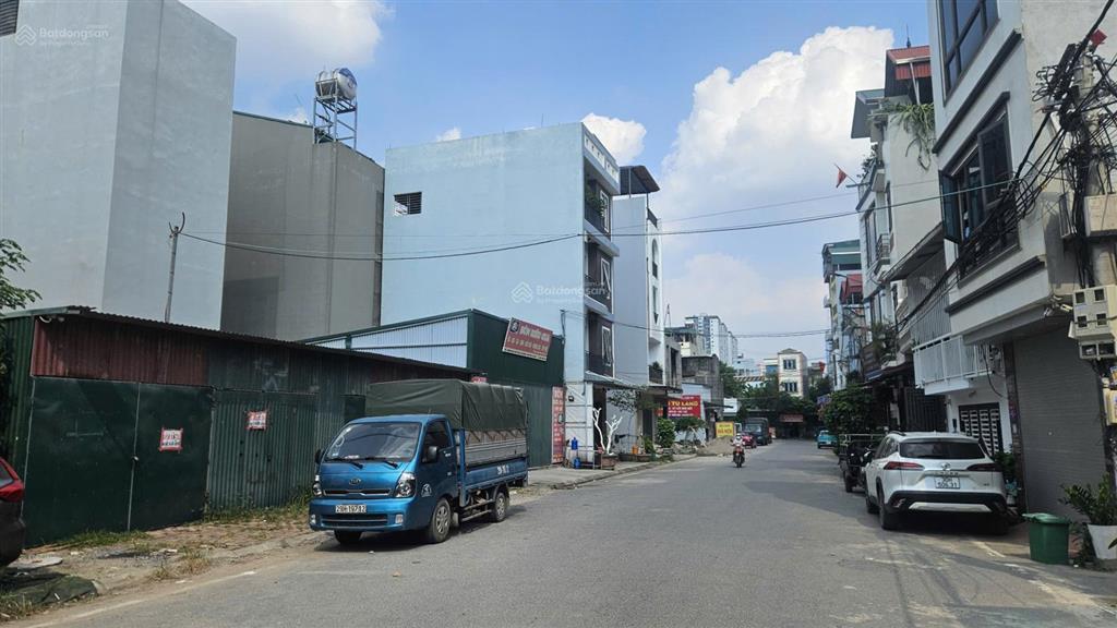 Bán 37m2 lô góc đất dịch vụ yên lũng  ngay đại lộ thăng long  ga metro