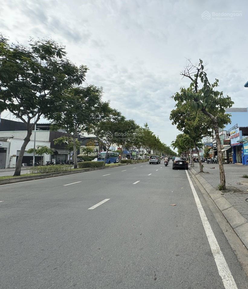 Mặt tiền trần não 10*25m 70 tỷ thương lượng