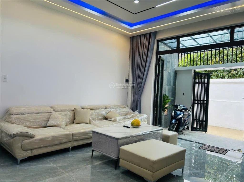 Căn biệt thự 3 tầng đường lại thế cách mặt tiền 50m  110m2 ngang 8m