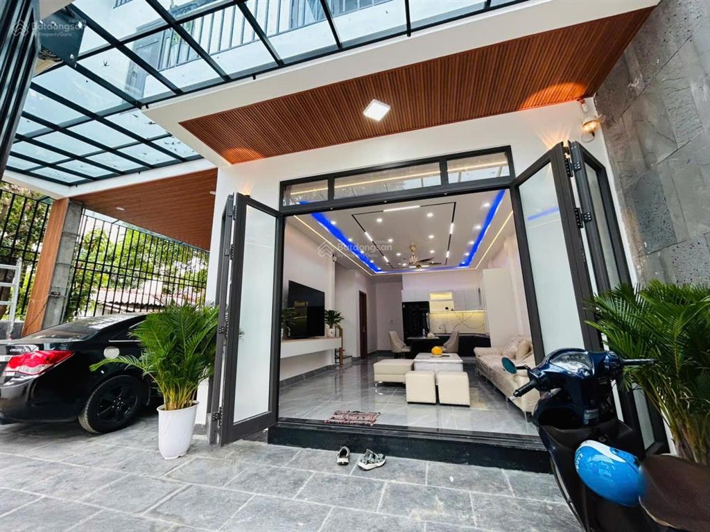 Căn biệt thự 3 tầng đường lại thế cách mặt tiền 50m  110m2 ngang 8m