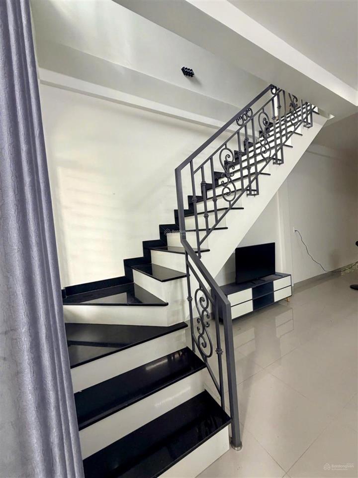 Bán nhà 2 tầng full nội thất mặt tiền ngô thế vinh gần nguyễn tất thành