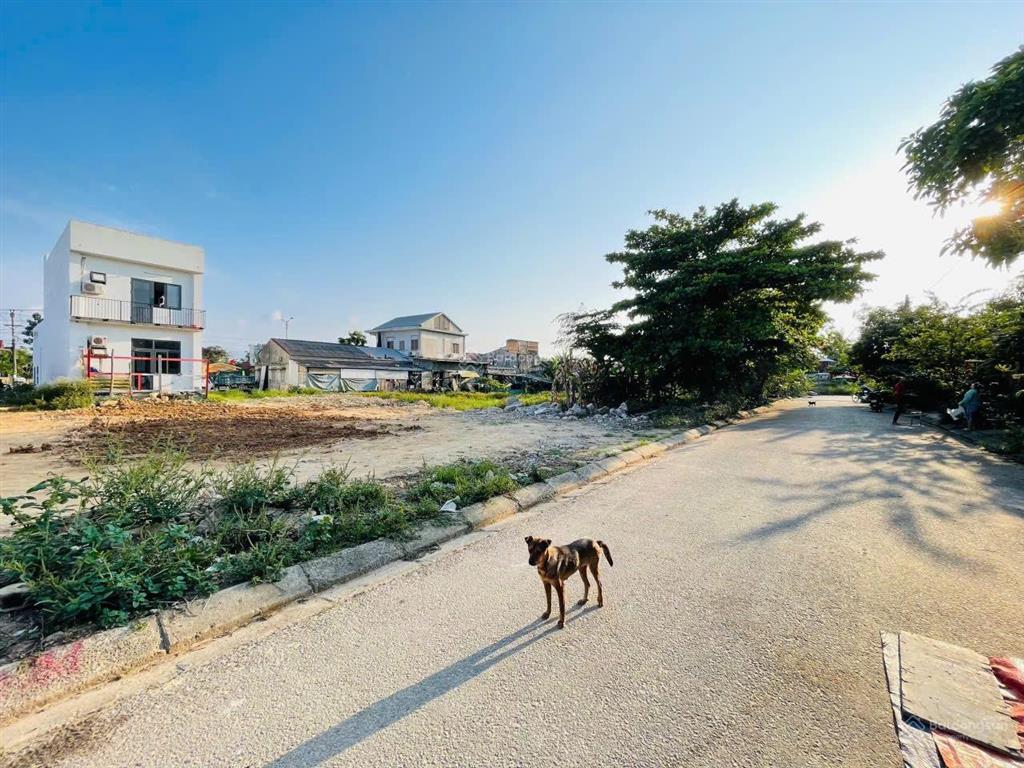 Lô đất đẹp  kqh dưỡng mong  gần nhà hàng duyên anh. 121m ngang 5.5m