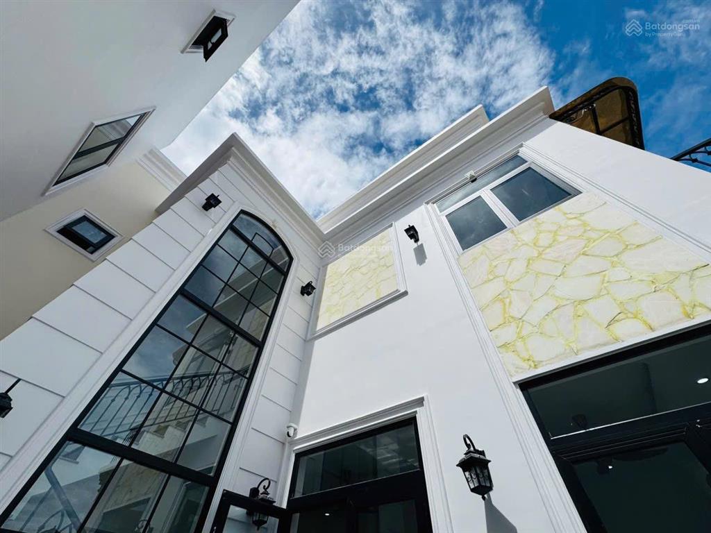 Villa tân cổ điển, view đẹp tại lê ngô cát, huế. 100m ngang 8m full nội thất
