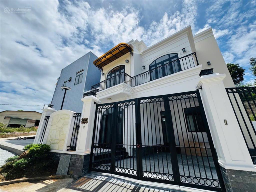 Villa tân cổ điển, view đẹp tại lê ngô cát, huế. 100m ngang 8m full nội thất