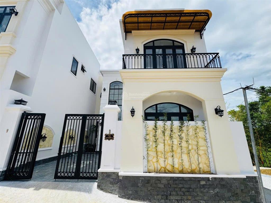 Villa tân cổ điển, view đẹp tại lê ngô cát, huế. 100m ngang 8m full nội thất