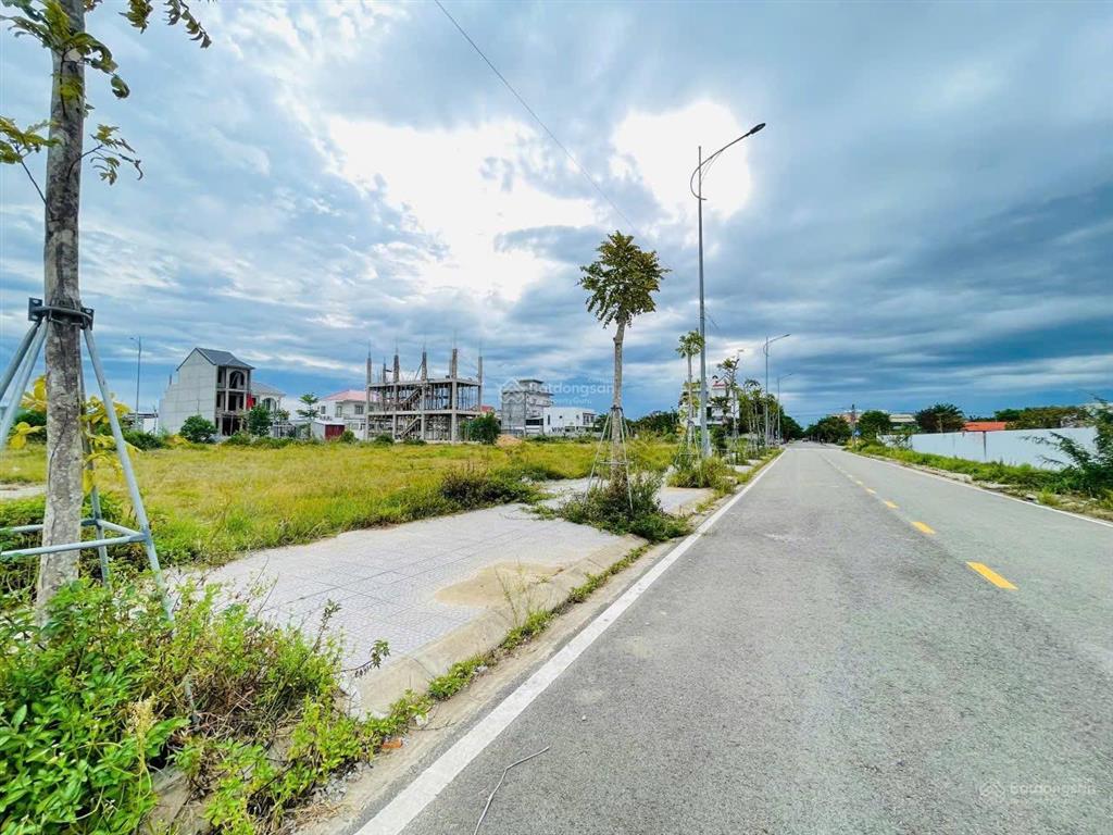 Lô đất đẹp kqh thuỷ thanh  ott8  9  đối diện fpt  175m2 ngang 7m  không ngập lụt