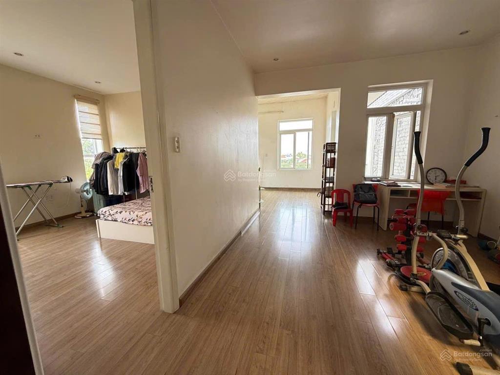 Nhà 3 tầng góc 2 mặt thoáng khu vip trung tâm tp  vỹ dạ  224m2 ngang 11m