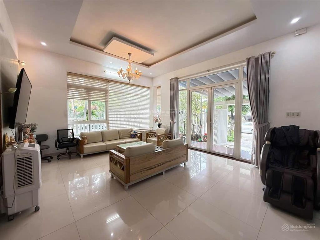Nhà 3 tầng góc 2 mặt thoáng khu vip trung tâm tp  vỹ dạ  224m2 ngang 11m