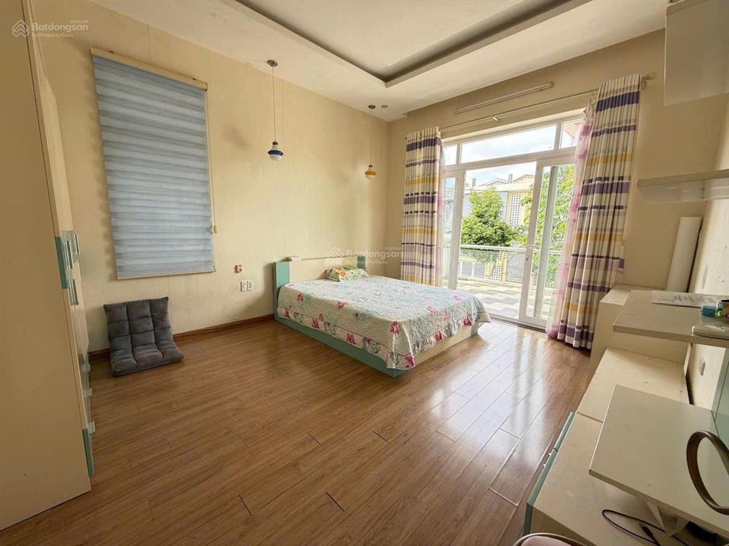 Nhà 3 tầng góc 2 mặt thoáng khu vip trung tâm tp  vỹ dạ  224m2 ngang 11m