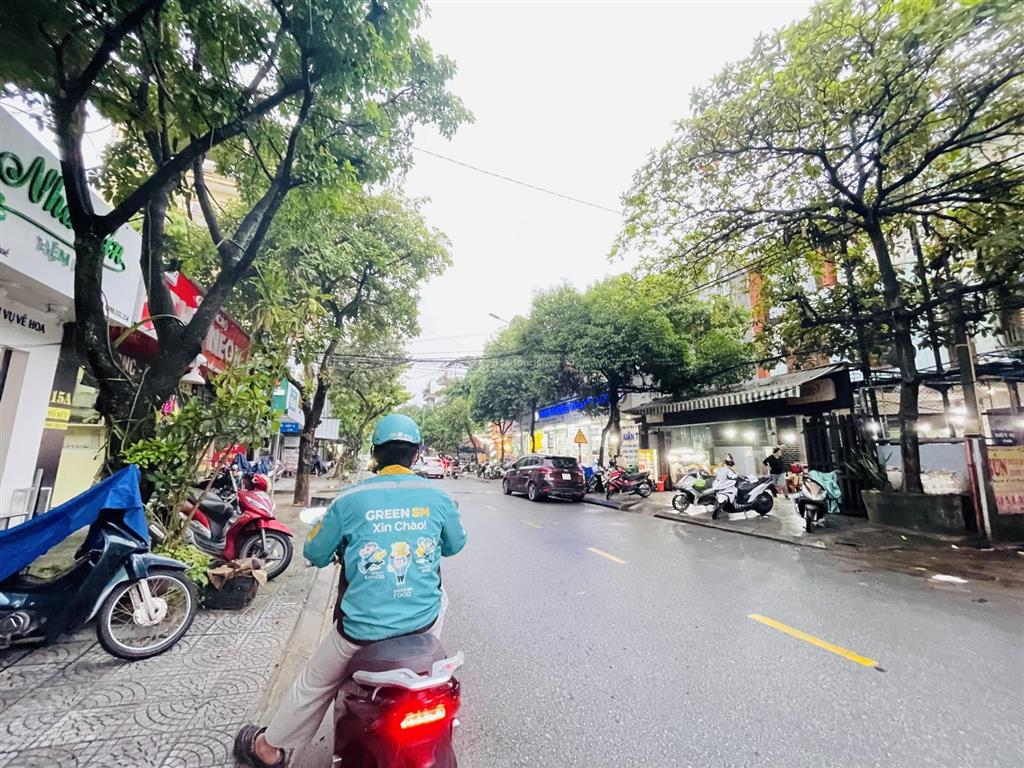 Mặt tiền kinh doanh sầm uất nguyễn lương bằng vài bước chân ra phố bà triệu nhộn nhịp cả ngày