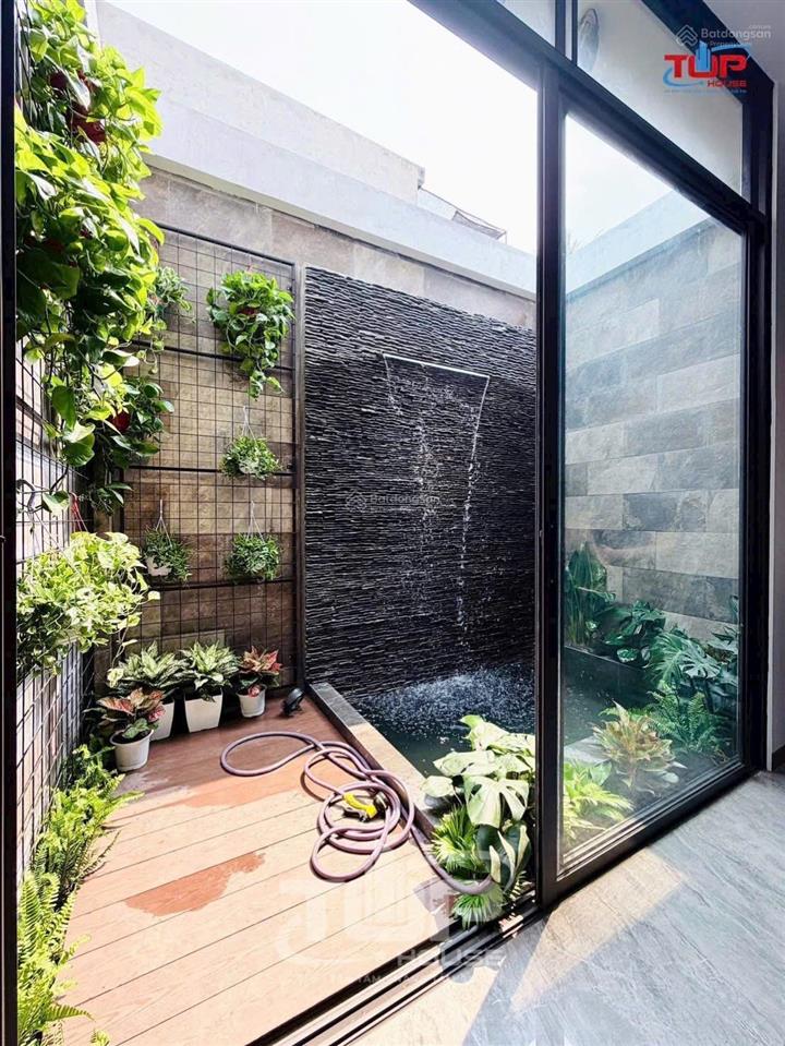 Siêu phẩm xây mới độc lập có sân vườn tiểu cảnh bể cá, thiết kế full nội thất và thang máy xịn sò