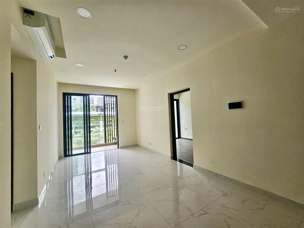 Bán căn 2pn, 86m2, diamond centery giá 8,2tỷ gồm 01 ô xe hơi, view hồ bơi celadon city