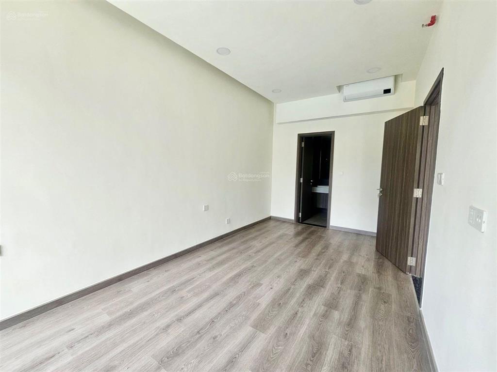 Bán căn 2pn, 86m2, diamond centery giá 8,2tỷ gồm 01 ô xe hơi, view hồ bơi celadon city