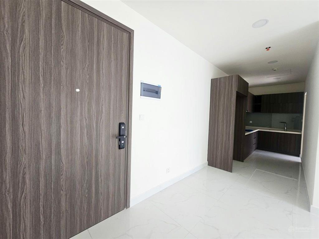 Bán căn 2pn, 86m2, diamond centery giá 8,2tỷ gồm 01 ô xe hơi, view hồ bơi celadon city