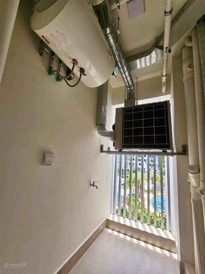Bán căn 2pn, 86m2, diamond centery giá 8,2tỷ gồm 01 ô xe hơi, view hồ bơi celadon city