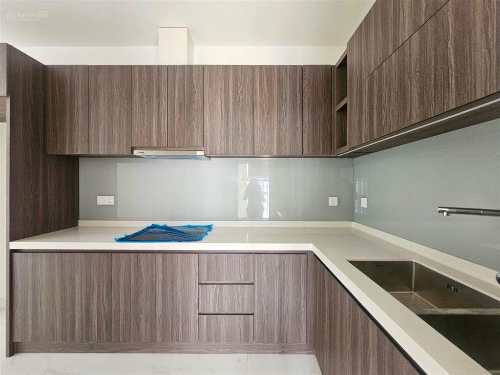 Bán căn 2pn, 86m2, diamond centery giá 8,2tỷ gồm 01 ô xe hơi, view hồ bơi celadon city