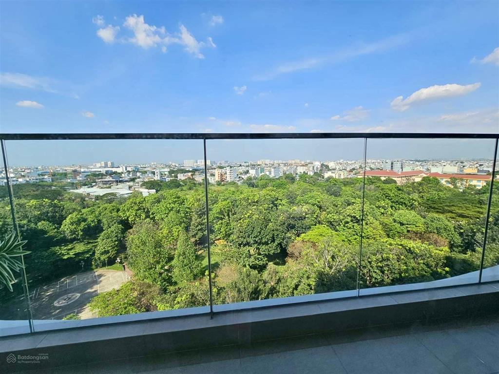 Bán căn góc 3pn, 121m2, giá 10,5tỷ, view công viên diamond centery celadon city