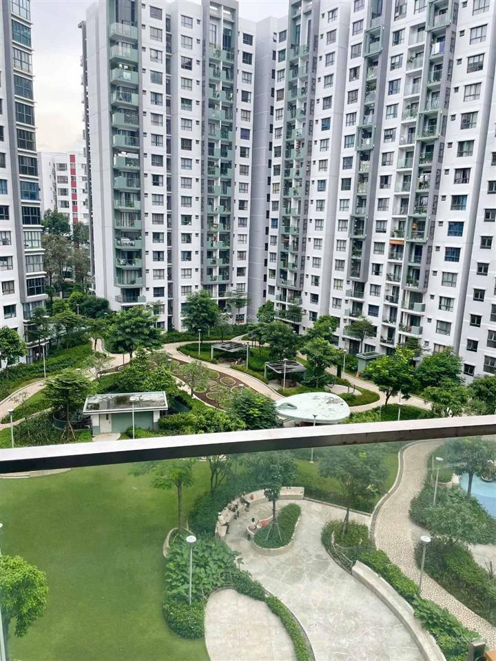 Cho thuê 2pn, 63m2 khu emerald nội thất cơ bản, giá 12tr, celadon city gần sân bay