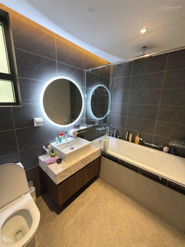 Bán căn 2pn, 96m2, giá 8.1 tỷ, full nội thất , diamond brilliant celadon city