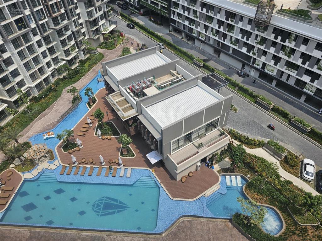 Bán 2pn 96m² diamond brilliant, giá 7,8 tỷ full nội thất, nội khu yên tĩnh, celadon city