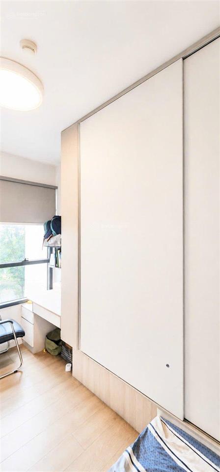 Cần bán 2pn, 1wc, 63m2 emerald celadon city, full nội thất, giá 5,150 tỷ