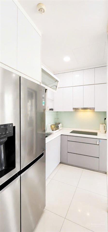 Cần bán 2pn, 1wc, 63m2 emerald celadon city, full nội thất, giá 5,150 tỷ