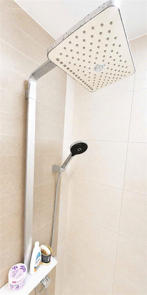 Cần bán 2pn, 1wc, 63m2 emerald celadon city, full nội thất, giá 5,150 tỷ