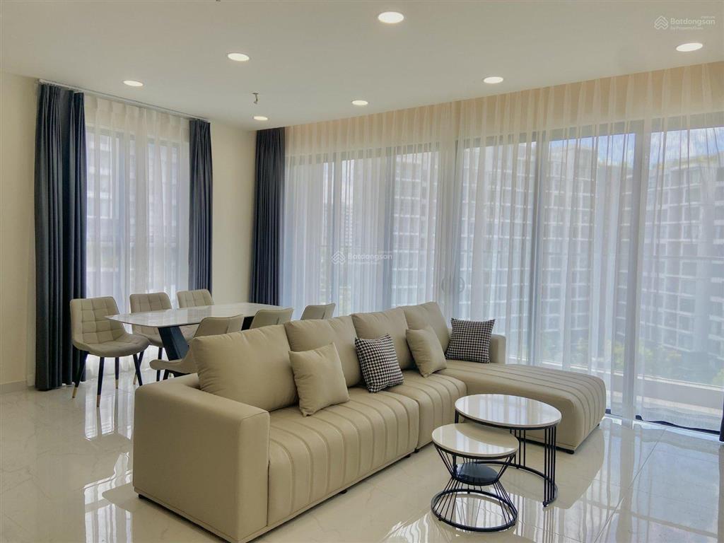 Cho thuê căn 3pn, 120m2, 28tr/tháng, full nt + 1 ô xe hơi diamond centery celadon city