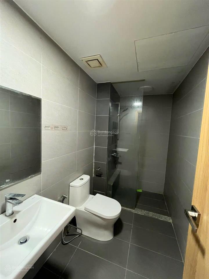 Bán 2pn 71m2 emerald giá 5,2 tỷ, celadon city, nội thất cơ bản