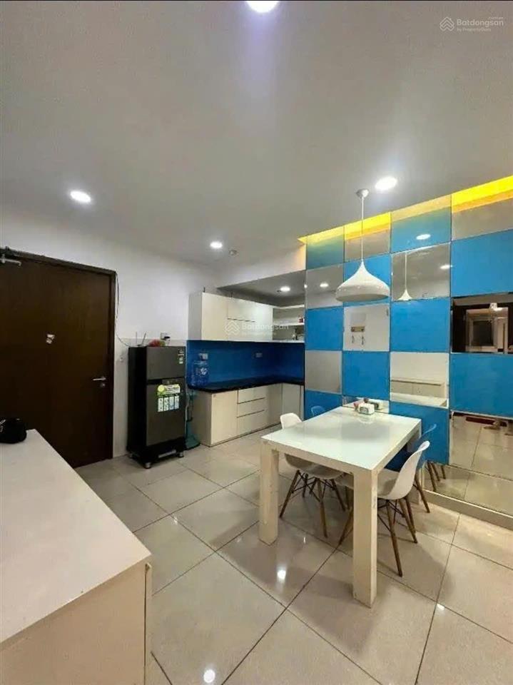 Cho thuê 2pn, 68m2 khu ruby nội thất full, giá 11tr, celadon city gần sân bay