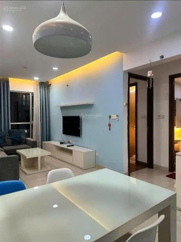 Cho thuê 2pn, 68m2 khu ruby nội thất full, giá 11tr, celadon city gần sân bay
