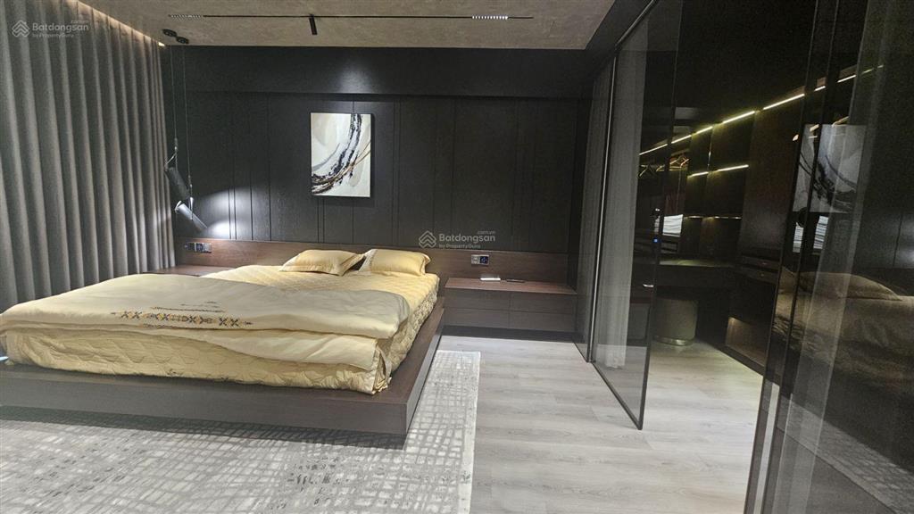 Cho thuê 3pn skylinkedvilla diamond celadon city, full nt cao cấp, xe hơi đậu trước nhà