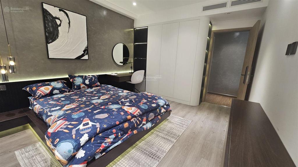Cho thuê 3pn skylinkedvilla diamond celadon city, full nt cao cấp, xe hơi đậu trước nhà