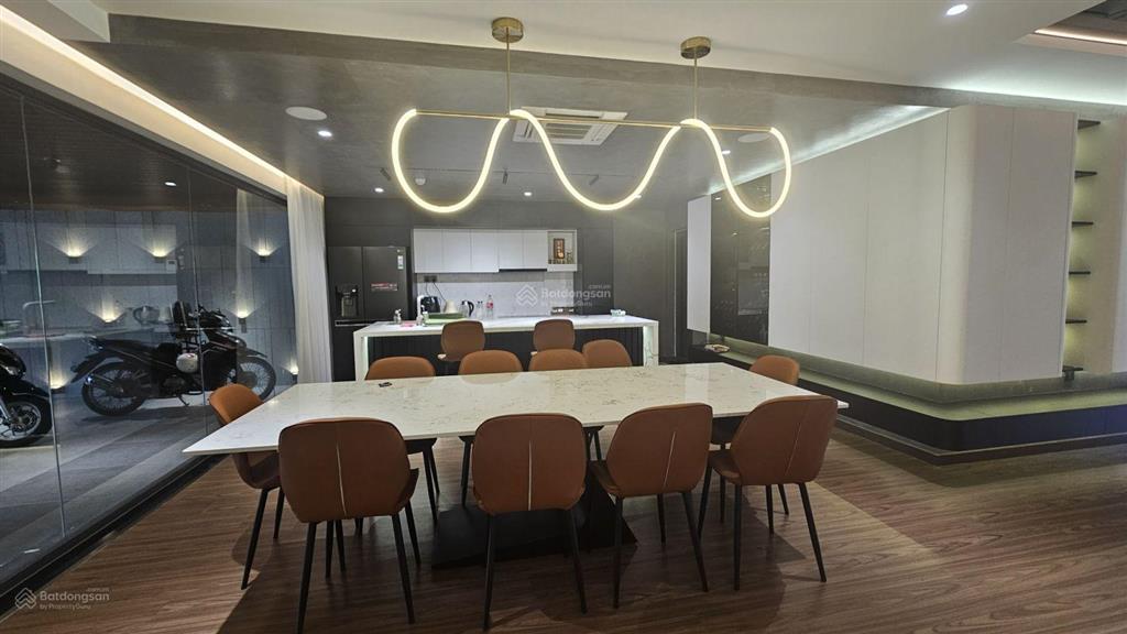Cho thuê 3pn skylinkedvilla diamond celadon city, full nt cao cấp, xe hơi đậu trước nhà
