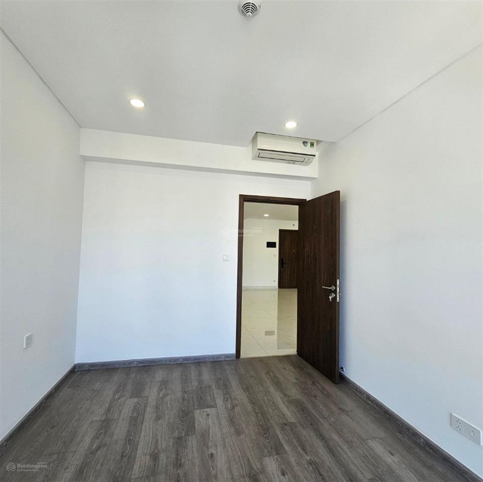 Bán gấp giá tốt căn hộ 3pn + 1, 141m2, giá 10 tỷ, có nội thất diamond brilliant celadon city