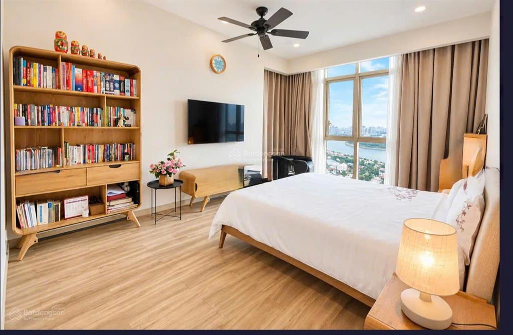 Tìm khách thuê cho căn hộ duplex penthouse 5 phòng ngủ  có tầng sân thượng