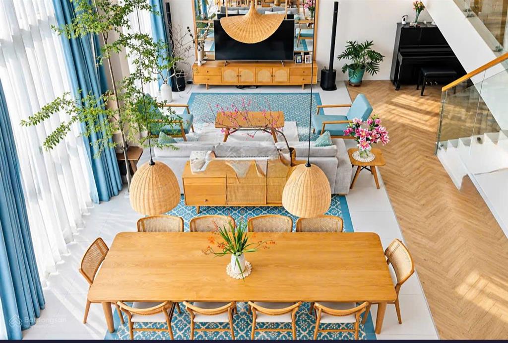 Tìm khách thuê cho căn hộ duplex penthouse 5 phòng ngủ  có tầng sân thượng