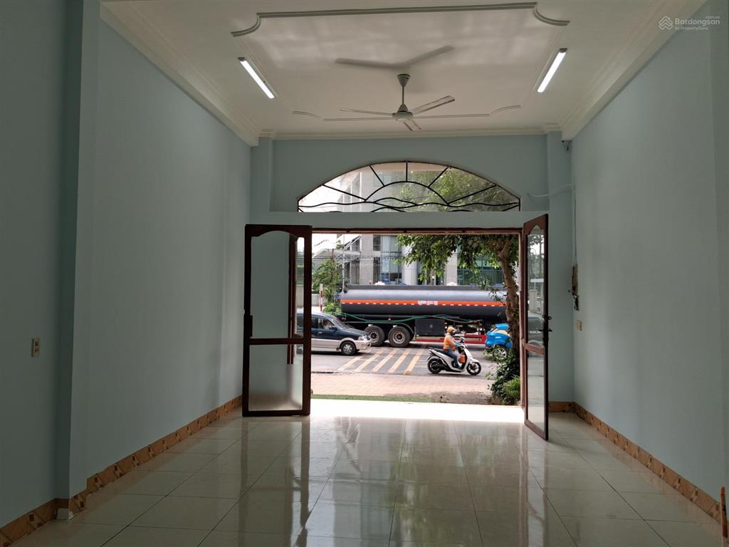 Cho thuê nhà mặt tiền  văn phòng, spa, studio & nhà ở. mới sơn sửa đẹp