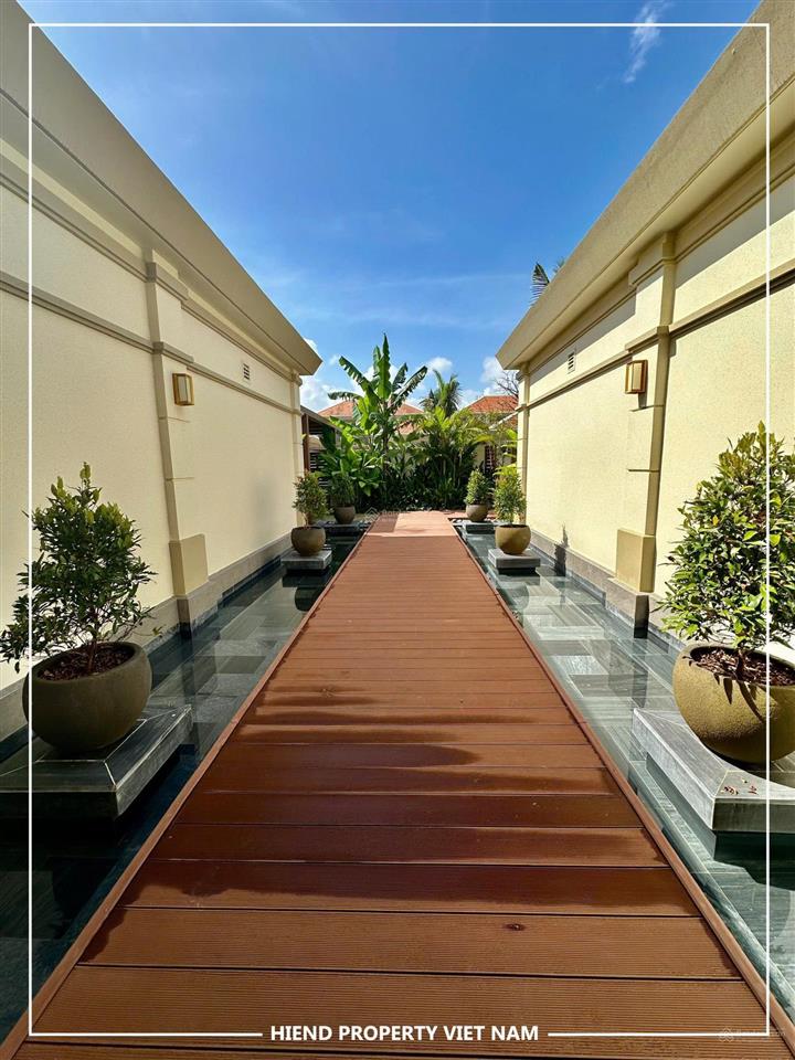 Bán biệt thự view trực diện biển đà nẵng sổ đỏ lâu dài.  0916 572 ***