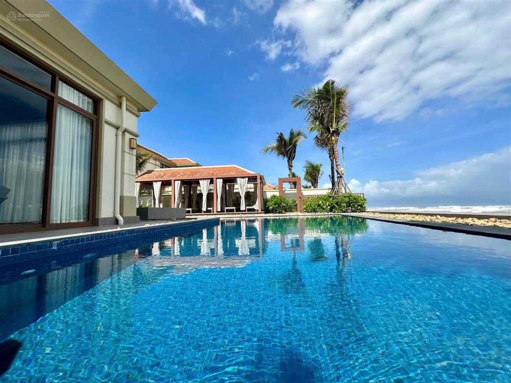 Bán biệt thự view trực diện biển đà nẵng sổ đỏ lâu dài.  0916 572 ***