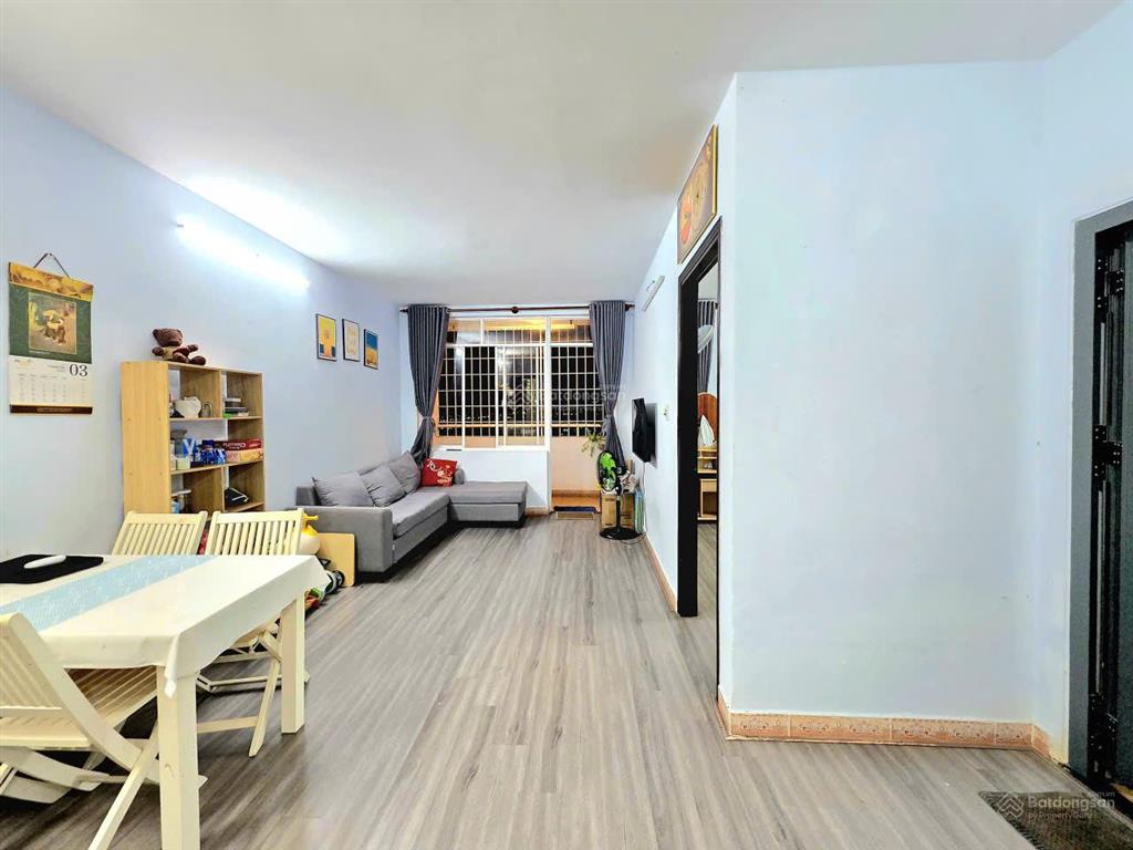 Chính chủ cần bán căn hộ seaview 2 dt 60m2 tầng cao view đông bắc thoáng mát  gía 2,35 tỷ tl