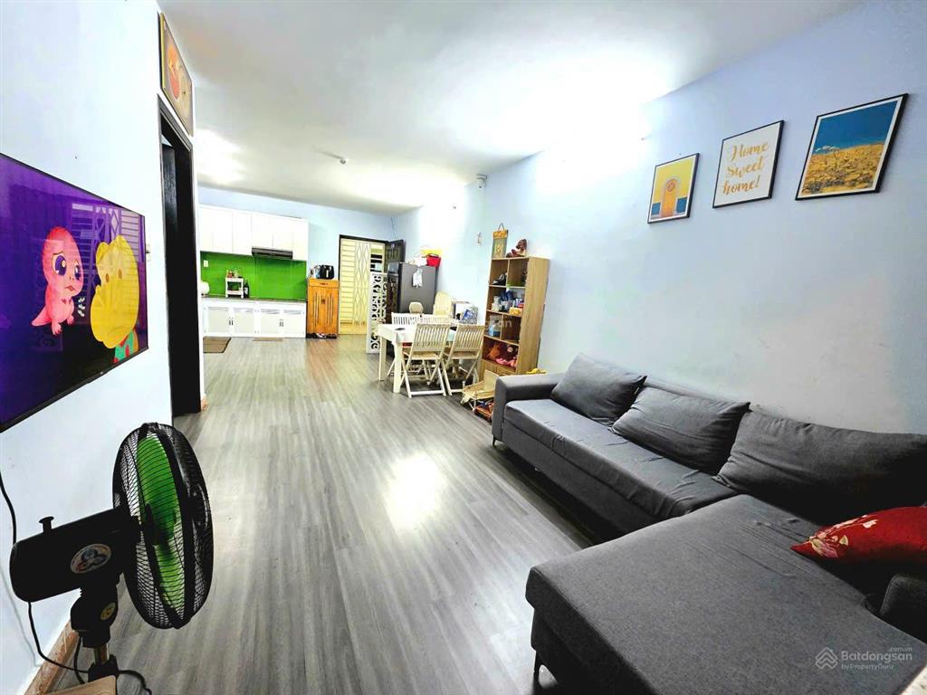 Chính chủ cần bán căn hộ seaview 2 dt 60m2 tầng cao view đông bắc thoáng mát  gía 2,35 tỷ tl