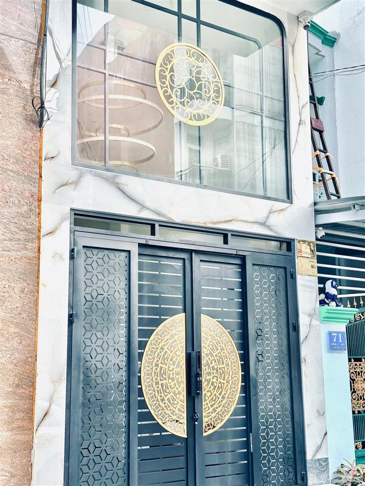 Phòng mới  giờ tự do  có thang máy