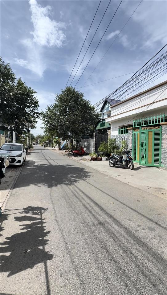 Bán nhà cấp 4 , gốc 2 mặt tiền thông thoáng. cách biển , quãng trường phước hải chỉ 200m.