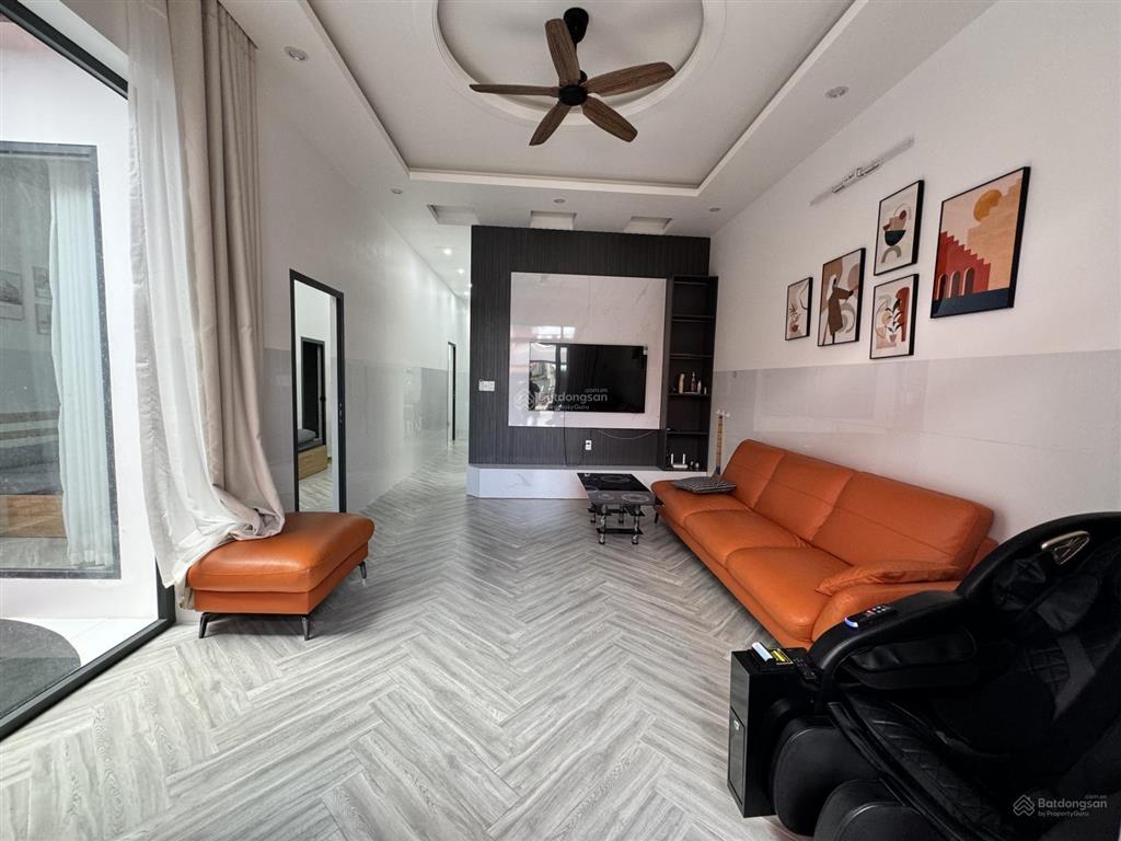 Chủ gửi bán homestay có hồ bơi đang hoạt động lượng khách tốt. mặt tiền đường trần văn mầu sát biển