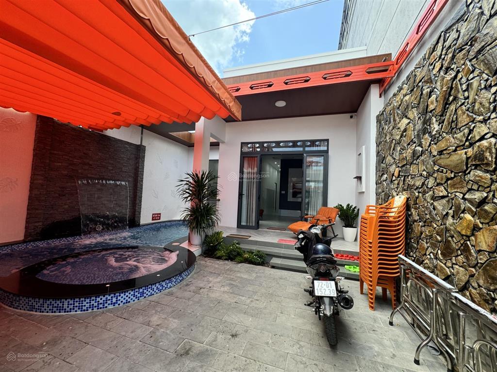 Chủ gửi bán homestay có hồ bơi đang hoạt động lượng khách tốt. mặt tiền đường trần văn mầu sát biển