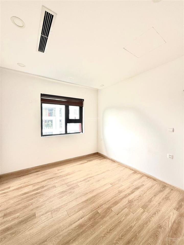 Giá tốt!! cho thuê chcc  hà nội paragon  duy tân  2pn  90m²  đồ cơ bản. giá chỉ 14tr
