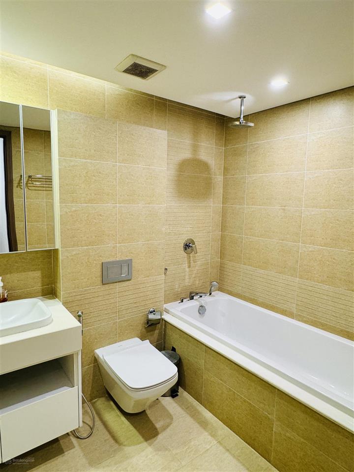 Cho thuê chcc, 2pn, 80m2, vinhomes metropolis, full nội thất mới, view thoáng, giá chỉ 22tr/th
