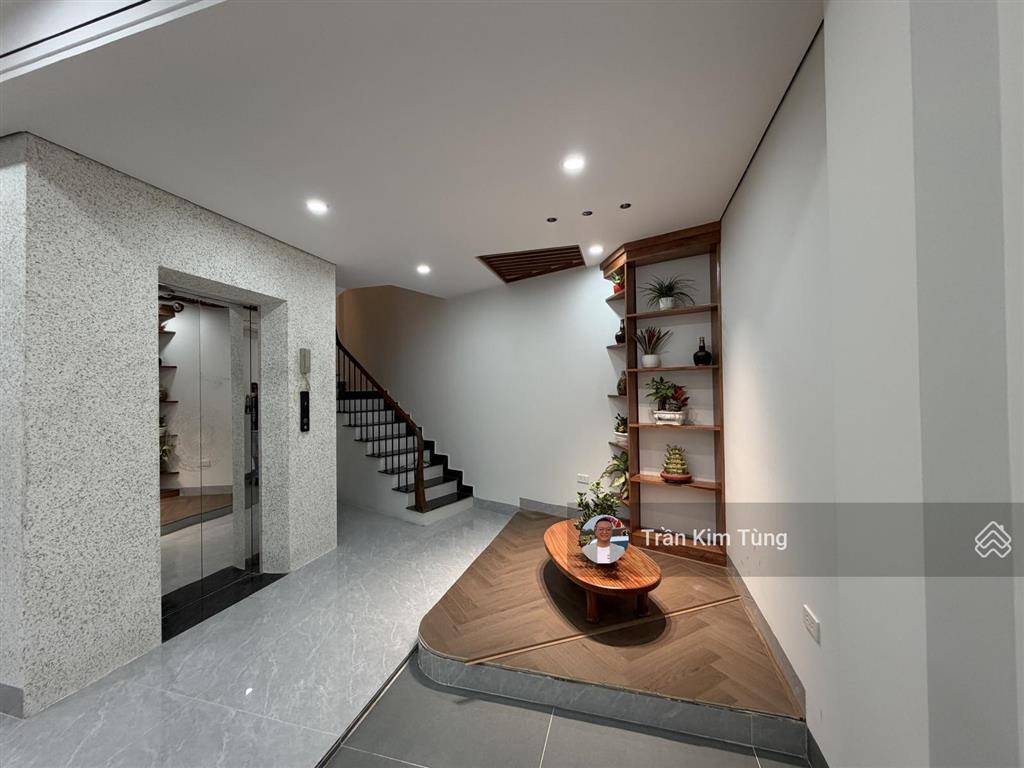 Bán nhà thạch bàn  cổ linh, lô góc 50m2 x 6 tầng thang máy  ngõ thông ô tô vào nhà