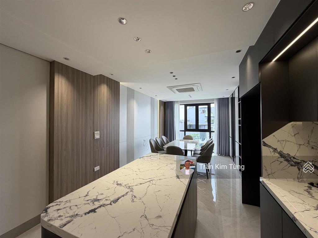 Bán nhà ngõ 57 cổ linh, view vườn hoa, đường ô tô kinh doanh, vỉa hè, 40m2 x 7 tầng thang máy